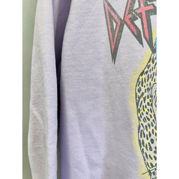 Def Leppard goodie two sleeves High 'n' Dry logo purple sweatshirt Size medium - Picture 13 of 16
